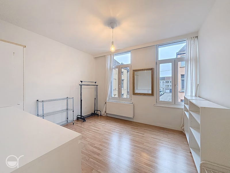 Rustig gelegen rijwoning met 4 slaapkamers en een koertje - 10