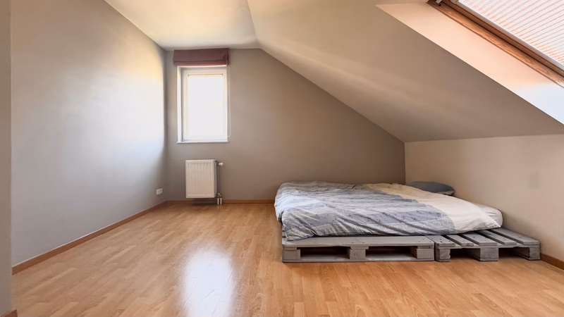 Lichtrijke duplex met 2 slaapkamers en groot terras in Jette - 9