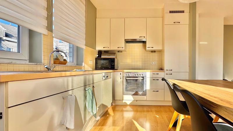 Lichtrijke duplex met 2 slaapkamers en groot terras in Jette - 6